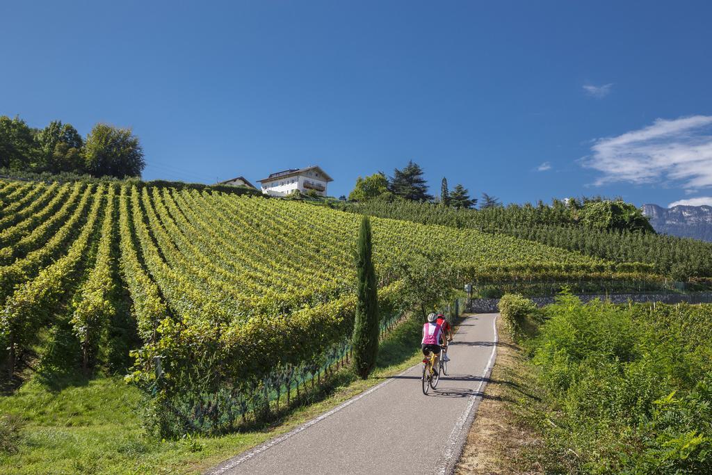 Hotel Sigmundskron Appiano Sulla Strada Del Vino Ngoại thất bức ảnh